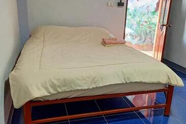 Bed and Breakfast Boat And House Resort Khao Kho