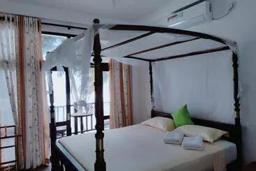 Hotelli Asa Bay Beach Resort