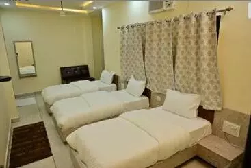 Hotelli Raghuveer Inn By Bookingcare
