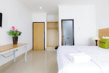 Otel Urbanview Srb Near Mall Ciputra Cibubur By Reddoorz