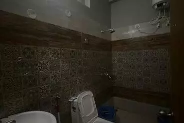 Motel On Mountain & Mom Ki Rasoi