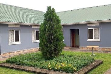 Aamiaismajoitus (B&B) Migingo Suites