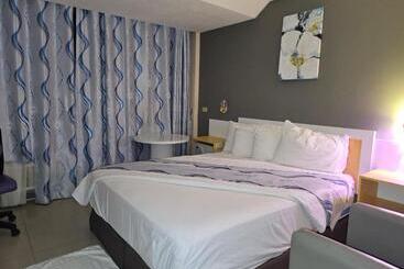 Golden Tree Hotel Belize