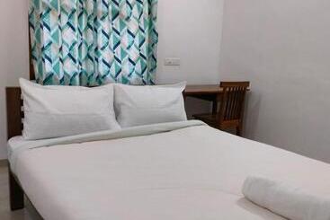 Pension Paradise Le Bonheur Guest House