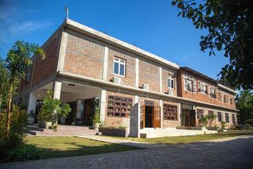 Pensione Heirloom Guesthouse