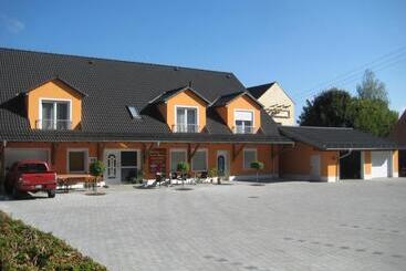 The Lodge Hotel By American Ease Grafenwoehr