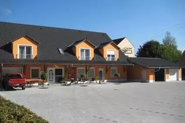 The Lodge Hotel By American Ease Grafenwoehr