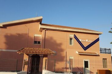 ペンション Guesthouse Villa Kaos