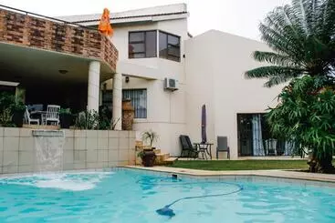 Majatalo La Dolce Vita Umhlanga Guesthouse
