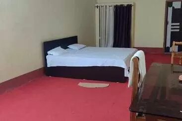 Hotel Oyo Heera Palace