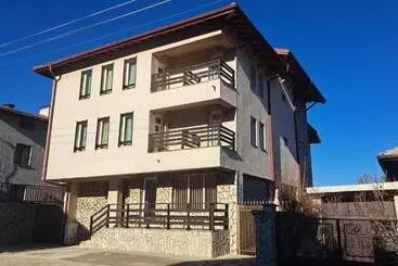 Majatalo къща за гости Real