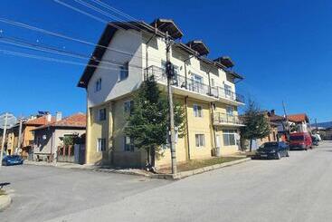 Pensão стаи за гости маврикови