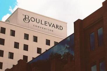 Plaza Hotel & Boulevard Convention   Vale Dos Vinhedos