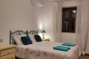 Caledonia B&b