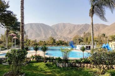 Отель Mi Pequeño Club