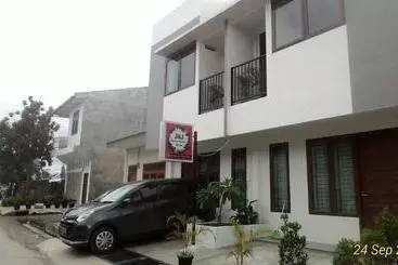 Pension Balige J&j Guest House 1