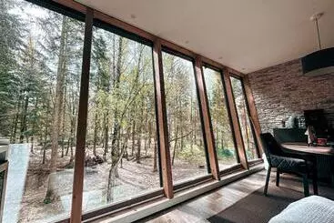 Hotelli Tree Inn   Das Baumhaus