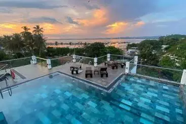 Emerald Bay Resort Mirissa