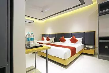 Hotel Apple Villa   Near Delhi Airport With Free Airport Transsfer