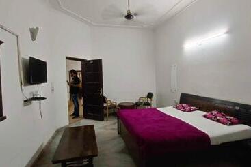 Hotel Oyo Kalinka Kingdom