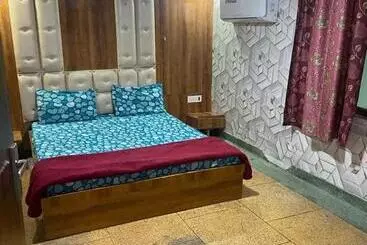 Hotel Saffron Night Room