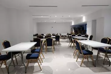 فندق كنارى ان   Kanary Inn