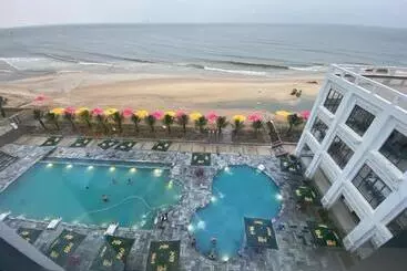 هتل Bờ Biển Vàng Resort