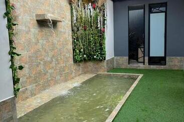 هتل Suites Lounge La Viga