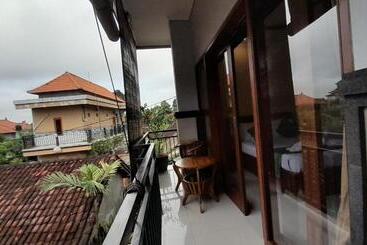 Pensiune Nugraha Guest House