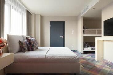 Science Hotel Prémium