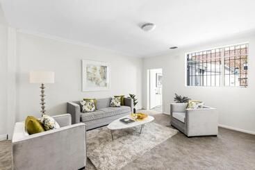 بنسيون Fitzroy @grand Dame Kerr. Luxurious Guests Home