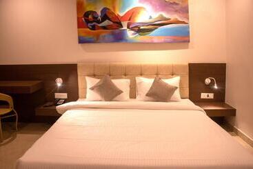 Swarna Hotel & Resort