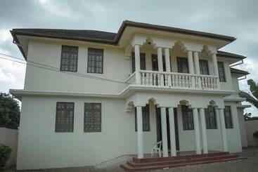 ベッドアンドブレックファースト Sulkhan Serviced Apartment