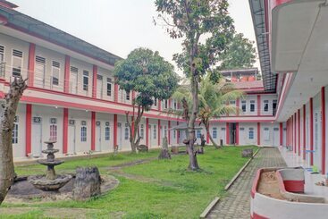 Otel Spot On 92834 Wisma Dira Tiara Syariah