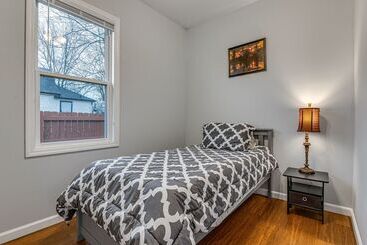 بيت ريفى Indianapolis Home W/ Fire Pit: 3 Mi To Downtown!