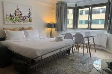 هتل آپارتمان Marlyn Lodge City Of London