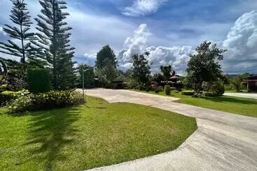 Majatalo Pruksa View Homestay