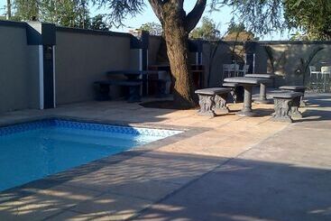 Bed and Breakfast New England Guest House By Ilawu