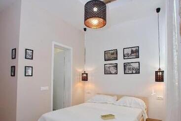 아파트 Guverna New City Accommodation