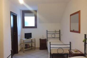 ホテル Affittacamere Peonia