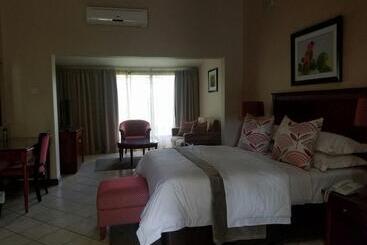 هتل Ufulu Gardens