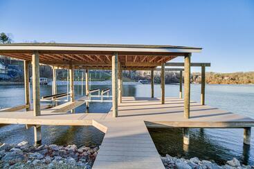 コテージ Goodview Lake House W/ Boat Dock, Kayaks & Views!