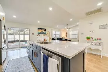 コテージ Port Richey Home W/ Pool, Near Beach Park!