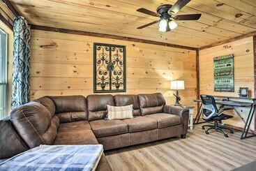 קוטג'' Brand New Trenton Cabin: Panoramic Lake Views