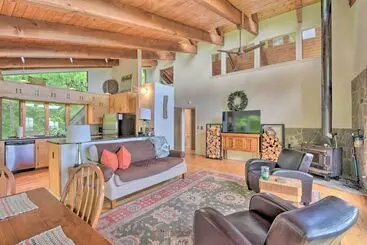 コテージ Cabin W/ Balcony & Mtn Views Near Sky Valley!