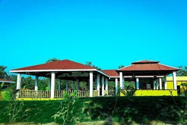 בית מלון כפרי Anaya Resort