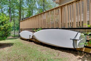 Liberty Lodge : Lakefront Cottage W/ Porch & Dock
