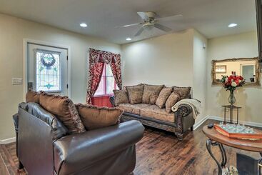 Сельский дом Peaceful Columbus Retreat W/ Deck & Yard!