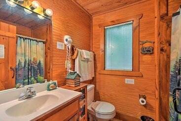 بيت ريفى Secluded Family Retreat In Dahlonega W/ Hot Tub!