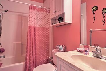 بيت ريفى Stunning Duluth Family House W/ Fireplace & Patio!